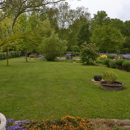 Maison D'Hotes Le Lavoir Fontaines  Kültér fotó