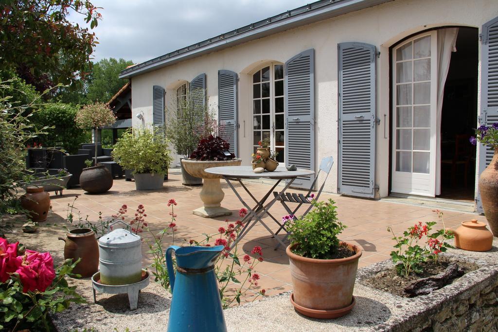 Maison D'Hotes Le Lavoir Fontaines  Kültér fotó